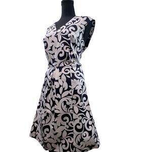 Ann Taylor LOFT Navy White Scroll Damask Fit Flare V-Neck Dress Womens 6 Classic
